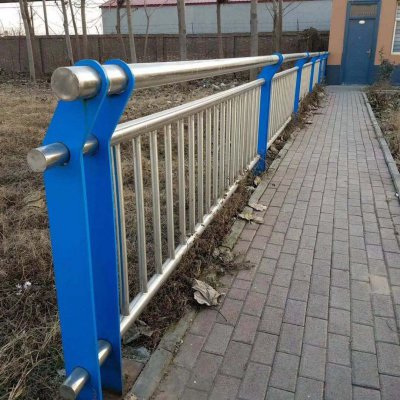 樂意金屬制品常用的不銹鋼復(fù)合管切割的方式是什么